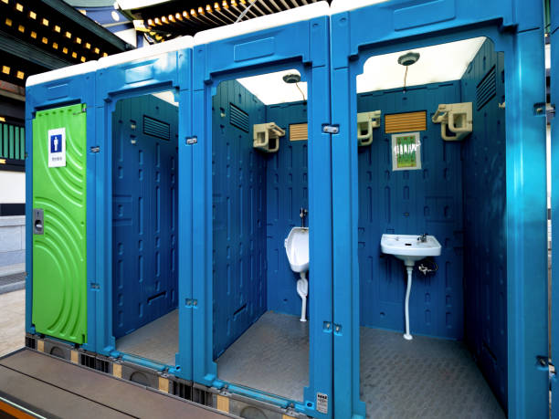 Porta potty delivery and setup in Canton, IL